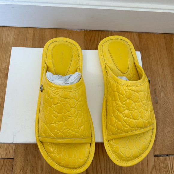 NWT By Far Ari Slip-on Slides Duckling Circular Croco Embossed Leather in Yellow - Picture 9 of 14